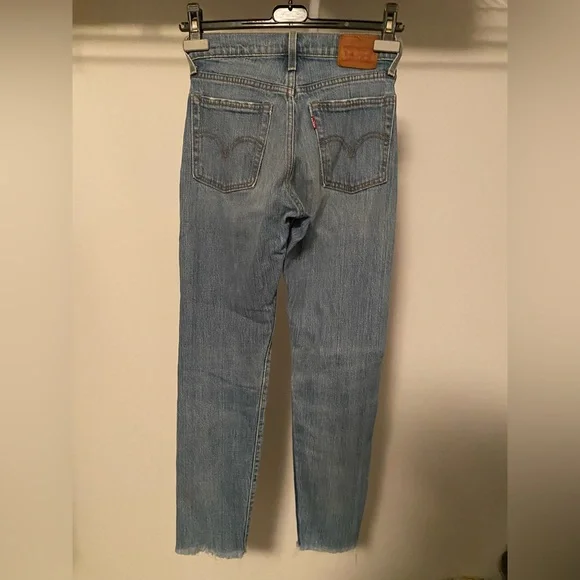 Levi’s Jeans - Picture 2 of 4
